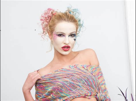 Harley Quinn Footjob Serbian Hot Chick JOI Porno VR Porn Video VRPorn