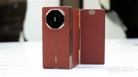 Prise En Main Du Huawei Mate Xt Le Premier Smartphone Pliable à