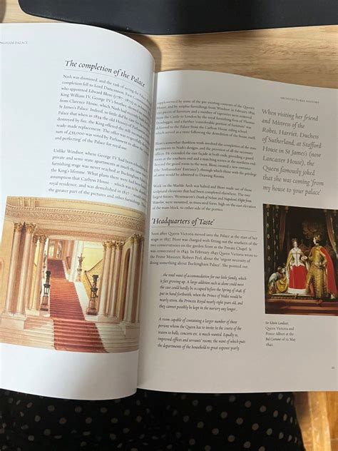 Buckingham Palace Official Souvenir Guide Hobbies And Toys Memorabilia