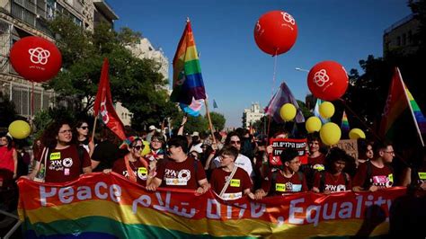 Parada do Orgulho Gay em Jerusalém Celebrando a Diversidade e a Luta pelos Direitos LGBTQIA
