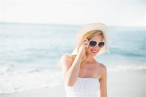 Premium Photo Beautiful Blonde Woman On A Sunny Day