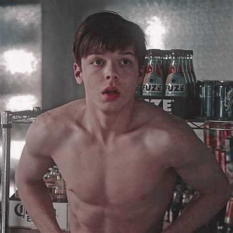 Ian Gallagher Attori hot Attori Celebrità