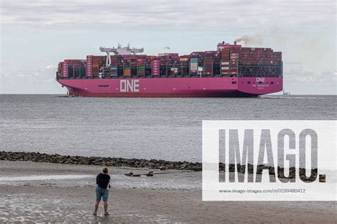 Hamburg Containerschiff One Innovation Auf D IMAGO