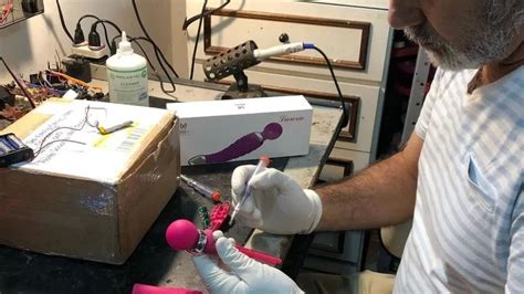 Ningu M No Mundo Conserta Vibradores Sou O Nico Conhe A O Hospital De Sex Toys