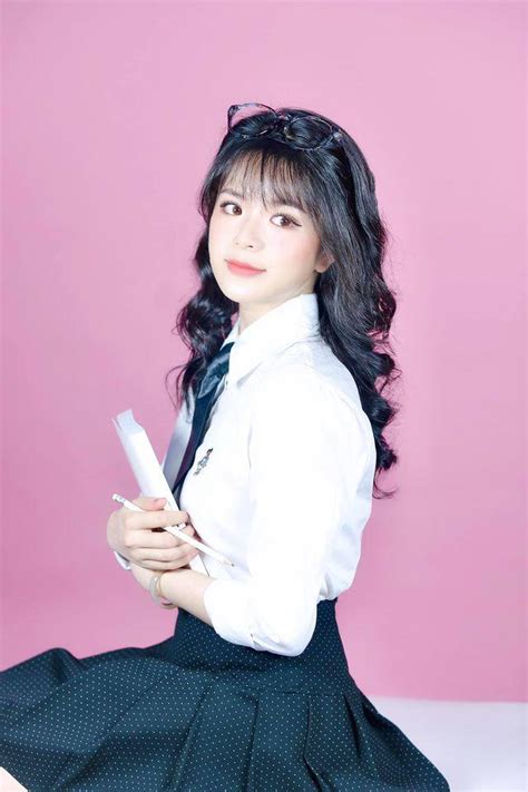 Hot Girl Ch N Ng N I Truy N H Nh L N S Ng M C K N O Ra Kh I Tr Ng Quay Di N Bikini B C L A