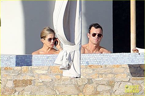 Jennifer Aniston Courteney Cox Bikini Babes In Cabo Photo 3019215 Bikini Courteney Cox