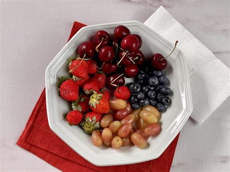 Naked Cake De Frutas Vermelhas Receiteria