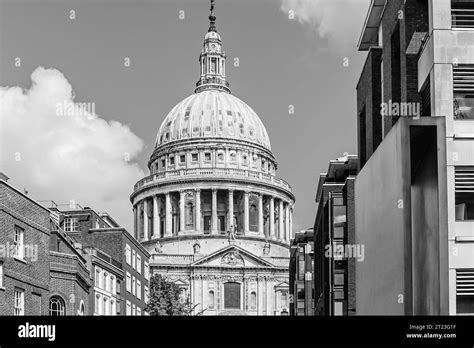 St Pauls Cathedral Photographed From Peters Hill Stock Photo Alamy