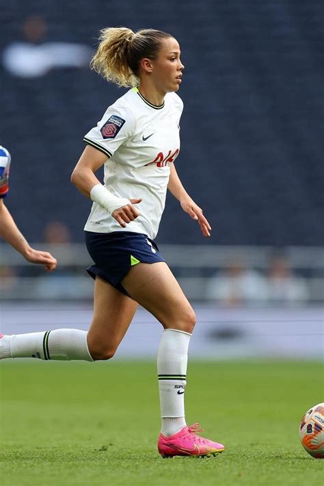 Norwegian Soccer Babe Celin Bizet Ildhusoy Femi Sports