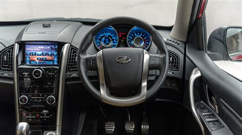 XUV500 Steering Wheel Image, XUV500 Photos in India - CarWale