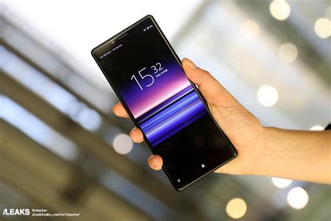 Смартфоны Sony Xperia 1, Xperia 10 и Xperia 10 Plus красуются на ...
