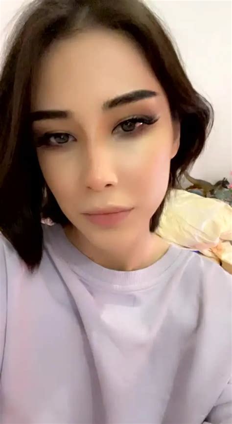 I Just Wonder If Old Men Still Eat Ass Scrolller