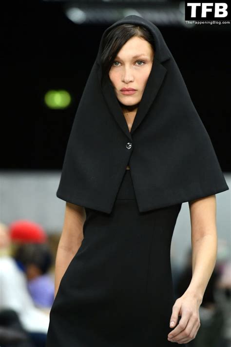 Bella Hadid Flashes Her Nude Tits At The Dior Womenswear Show In Paris Photos Onlyfans