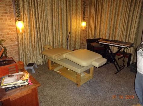 Photos Of R Kelly Chicago Studio Aka Sex Den Surfaced Online Judge Limit Access Urban Islandz