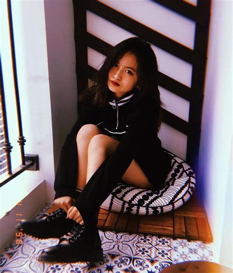 Nhan sắc hot girl lớn phổng phao của con gái Tú Dưa và nữ hoàng wushu Thúy Hiền