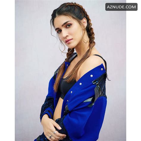 Kriti Sanon Hot Pics Collection September AZNude