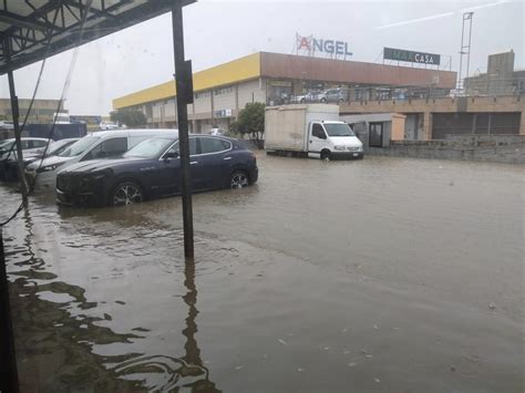 Maltempo Sardegna Nubifragio A Carbonia Allagamenti E Traffico In