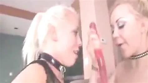 Girls Deepthroat A Double Ended Dildo Xhamster