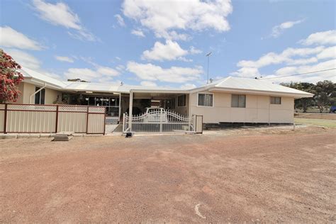 41 Mcintyre St Dumbleyung Wa 6350 Domain