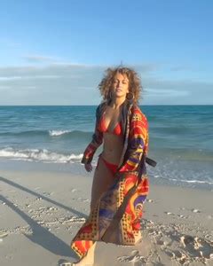 INSTA VID K S Jennifer Lopez In Red Bikini Phun Org Forum