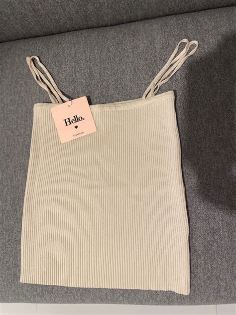 Tanktop Creme Nude Fesyen Wanita Pakaian Wanita Atasan Di Carousell