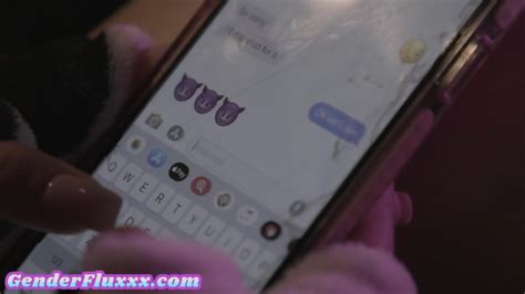 Strapon Amateur Queer Pussyfucks Cosplay GF Be4 Gets Licked