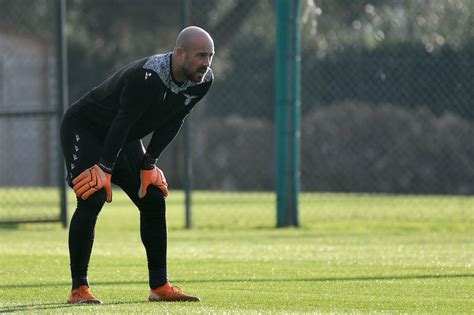 Photo: Lazio Goalkeeper Pepe Reina Takes Part in Key Training Session ...