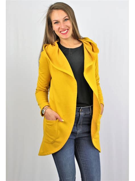 Жилетка от трико жълта