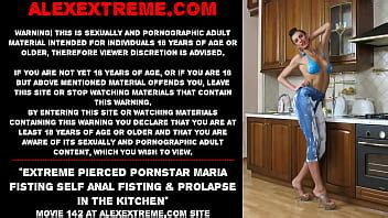 Estrella Porno Perforada Extrema Maria Fisting Auto Anal Fisting Y Prolapso En La Cocina