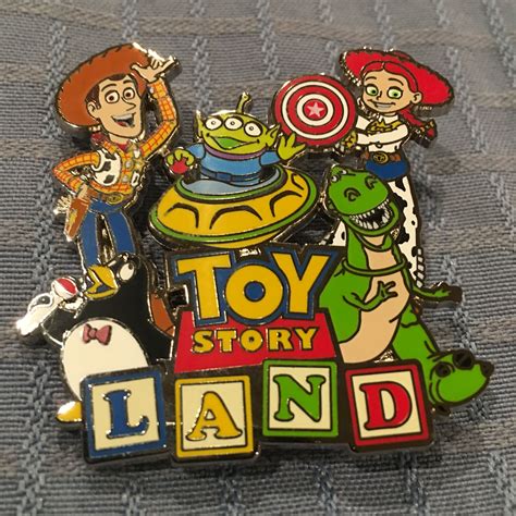 Pin By Zakya Hayes On Disney Pins Disney Pins Toys Disney
