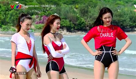 The Face tập 4 9 nàng mặc bikini tự dưng tự dưng tòi ra một 1 cô mặc quần