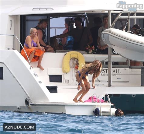 Erika Jayne Sexy Seen With Kyle Richards And Dorit Kemsley Showing Off Her Hot Bikini Body At