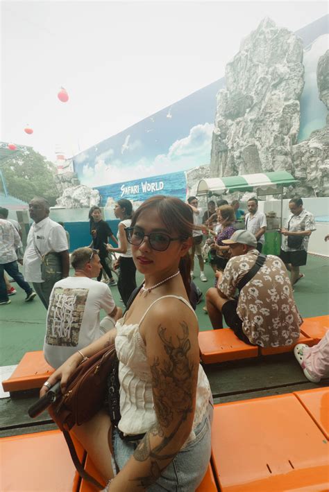 FrheaJaimil - FrheaJaimil added a new photo — at Safari...