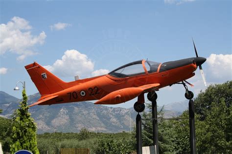 SIAI SF 260AM Esposto A Cisterna Di Latina Come Monumento All Aviatore