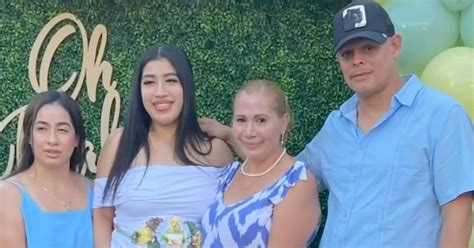 Una madre latina su bebé y sus dos padres mueren baleados por un exnovio que ya la había