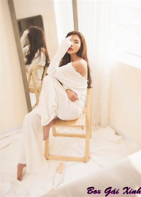 Ảnh Thúy Diễm diện bikini sexy táo bạo mới nhất