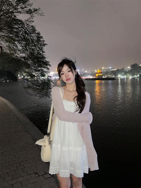 Dàn hot girl Việt Gen Z gây sốt vì vừa xinh đẹp vừa học giỏi Báo Dân trí