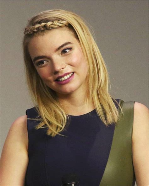 Why She So Hot Scrolller