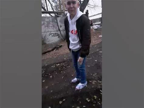 Осень и белые кроссовки #рек #саратов #кроссовки #найк #осень - YouTube