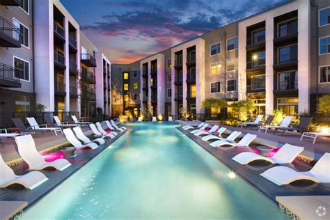Midtown Austin Apartments For Rent With A Walk In Closet Austin Tx