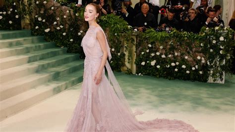 Met Gala Stars Tragen Den Naked Dress Trend Und Zeigen Viel STERN De