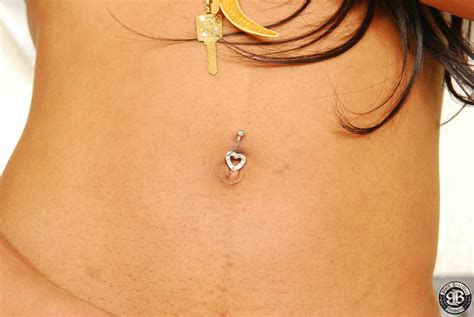 Ebony Brazilian Tranny Posing Nude In Bedroom Photo 14 AShemaletube