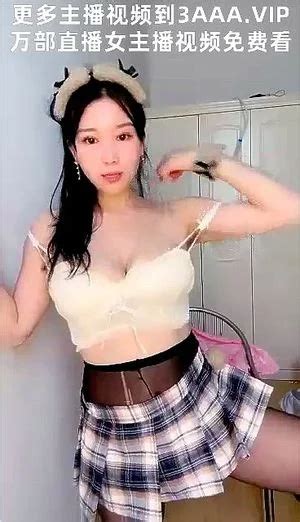 Watch 新人巨乳御姐 奶子超大 小白兔口交 乳交 白浆直流这奶子真是够大看的口水直流直播 中国 国产 直播 Porn SpankBang