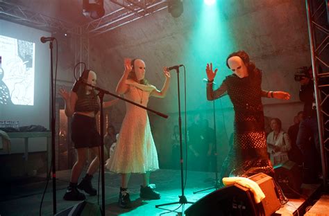 Русия осъдена да плати обезщетение на групата Pussy Riot