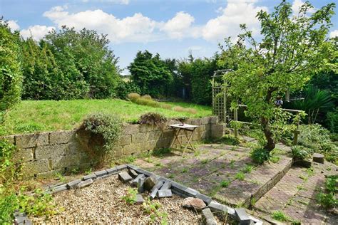 Bodiam Avenue Brighton East Sussex 3 Bed Semi Detached House For Sale