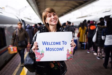 На вокзале в Москве появился автомат, который печатает таблички для ...