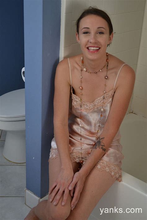 Naughty Amateur Chick Rubbing Her Moist Snatch Photos