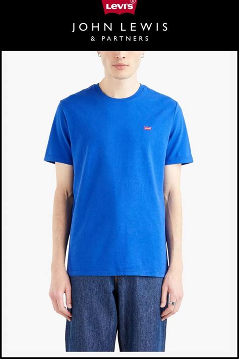 Upgrade Your Weekend Wardrobe With This Levi S Original T Shirt