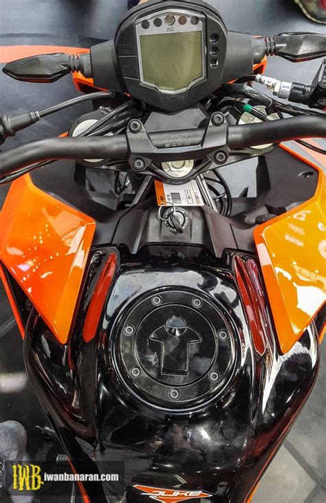Cặp đôi naked bike cho người mới chơi KTM Duke 250 và Duke 390 2017 ra mắt Đông Nam Á