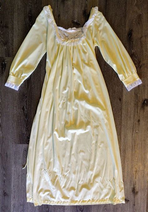 Saramae Fine Vintage Lingerie Nightgown Canary Yellow Gem